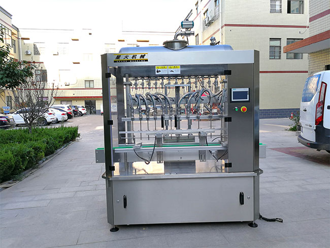 星火自動灌裝機設(shè)備展示