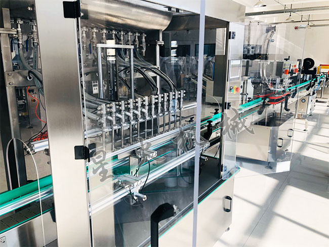 瓶裝辣椒油全自動灌裝機 一機多用 非標(biāo)定制