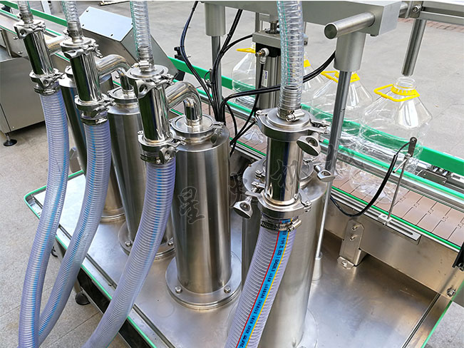 多頭自動(dòng)調(diào)和油灌裝機(jī)-調(diào)和食用油灌裝機(jī)